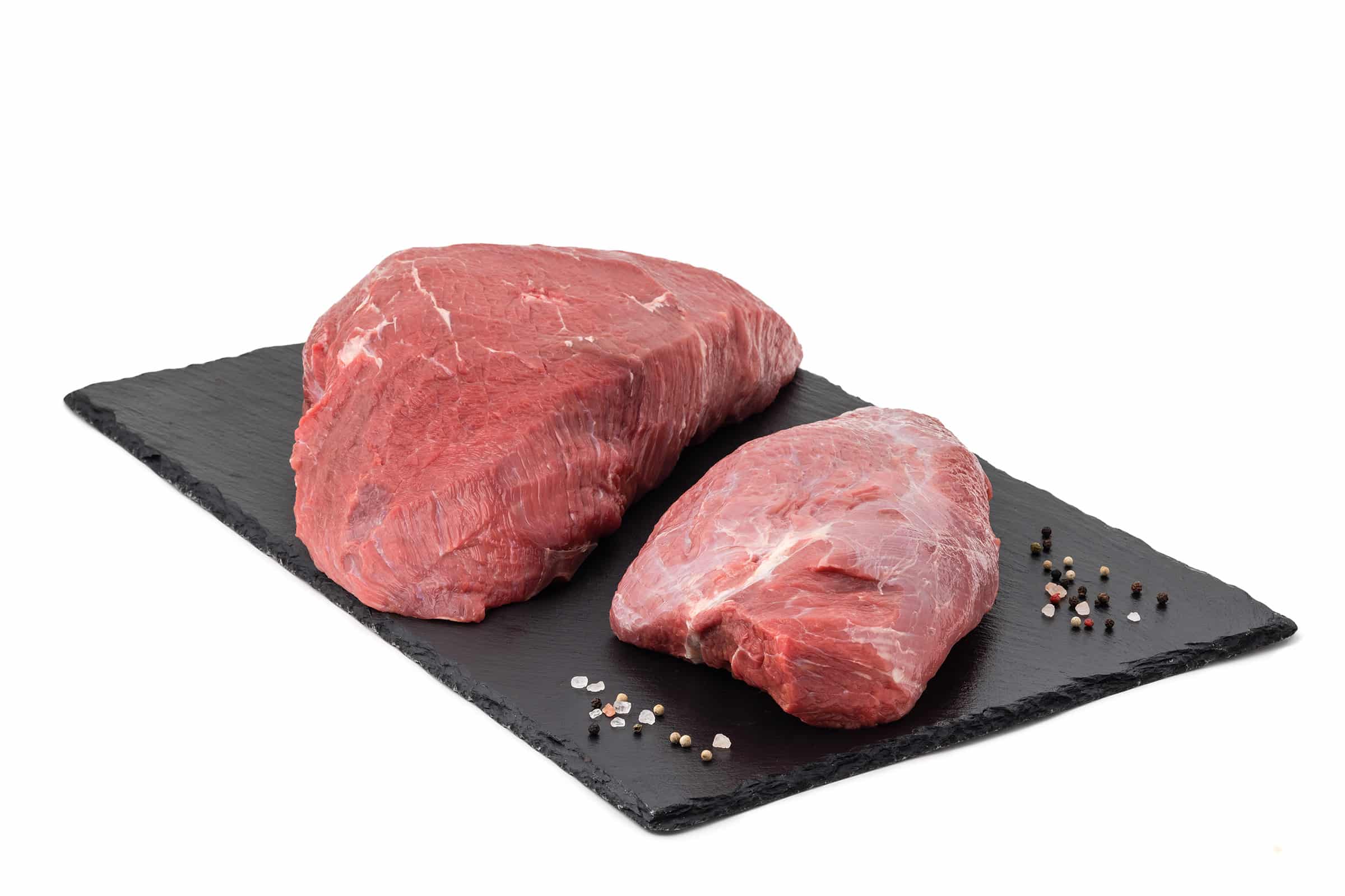Zwei Stücke rohes Rindfleisch